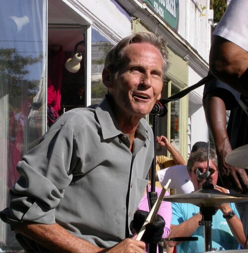 Mark Lavon Helm